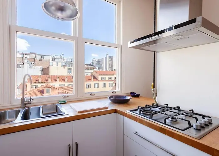 Bright Charming 1-bed Home-heart Of Taksim! #365 公寓